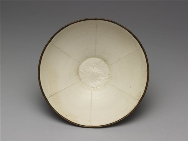 定窯 白瓷劃花蓮花紋碗