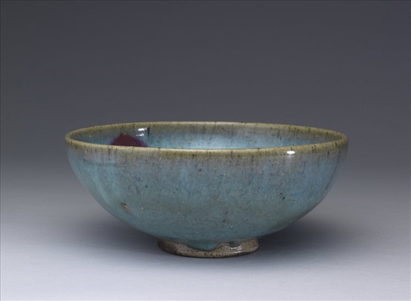 鈞窯　天藍釉紫斑　茶碗 鈞窯天青紫斑碗- 故宮