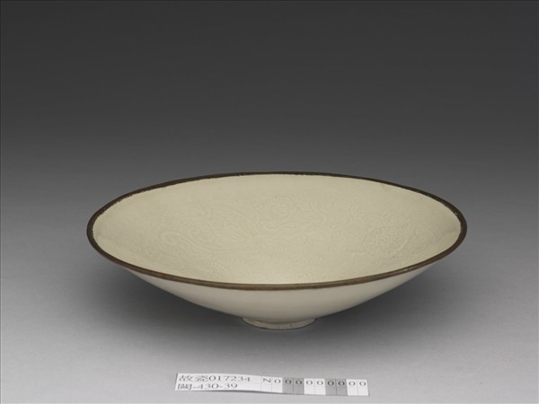 定窯 白瓷印花鳳凰牡丹紋碗