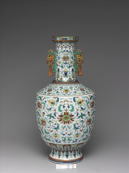 鬥彩番蓮紋雙耳瓶