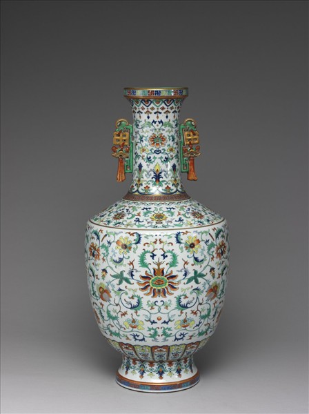 鬥彩番蓮紋雙耳瓶