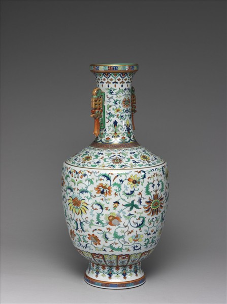 鬥彩番蓮紋雙耳瓶