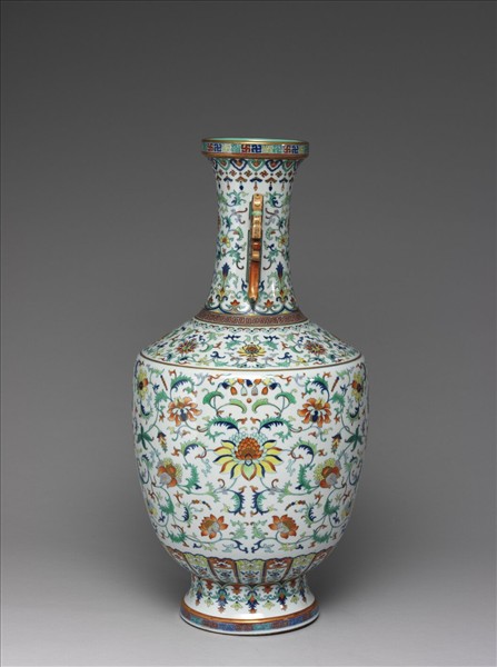 鬥彩番蓮紋雙耳瓶