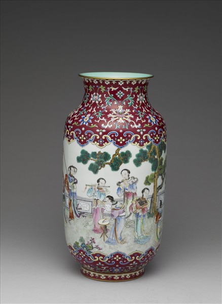 粉彩仕女奏樂圖燈籠瓶