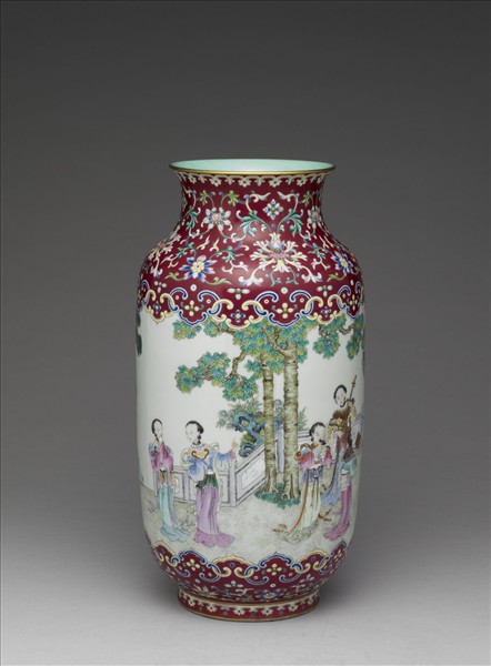 粉彩仕女奏樂圖燈籠瓶