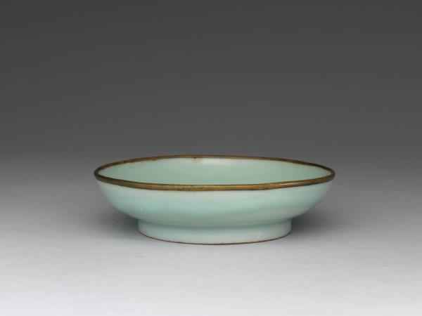 龍泉窯 粉青圓盤