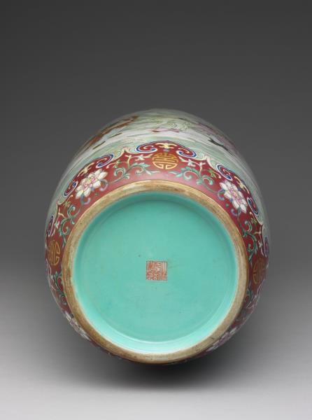 粉彩八仙祝壽圖尊