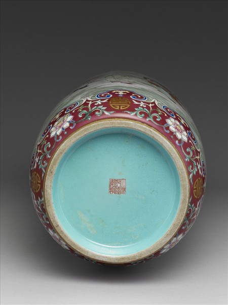 粉彩八仙祝壽圖尊