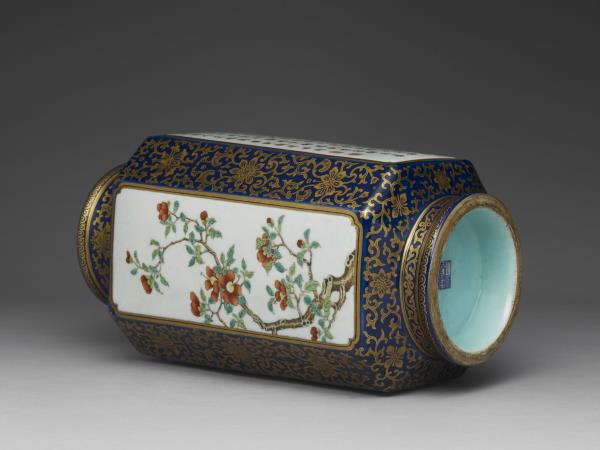 霽青釉描金開光花卉御製詩八方瓶