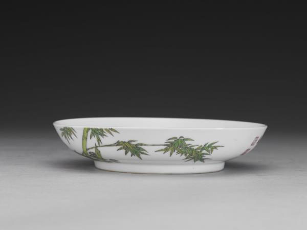 琺瑯彩月季竹石圖碟