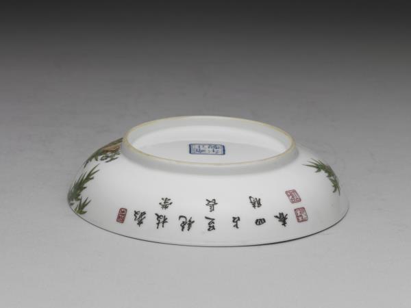 琺瑯彩月季竹石圖碟