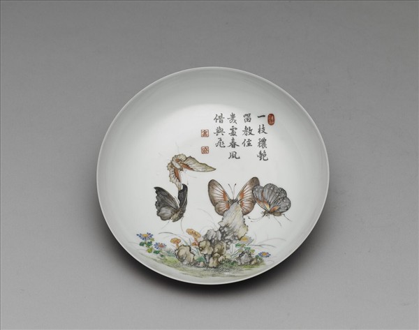 琺瑯彩紅地花蝶碟