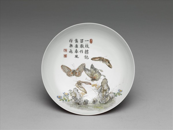 琺瑯彩紅地花蝶碟