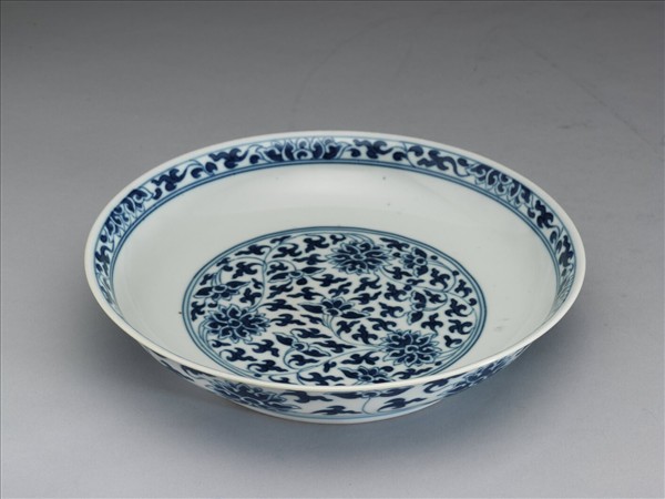 青花番蓮紋盤