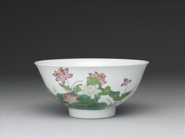 琺瑯彩九蓮獻瑞圖碗