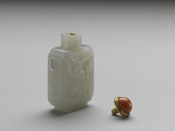 玉三陽開泰方壺鼻煙壺