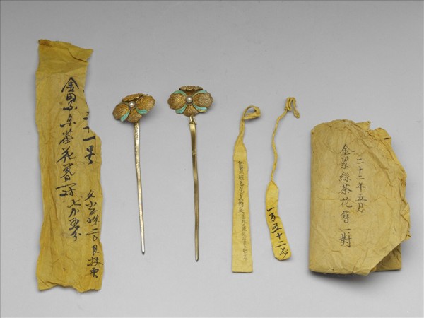 金纍絲茶花簪（一對）