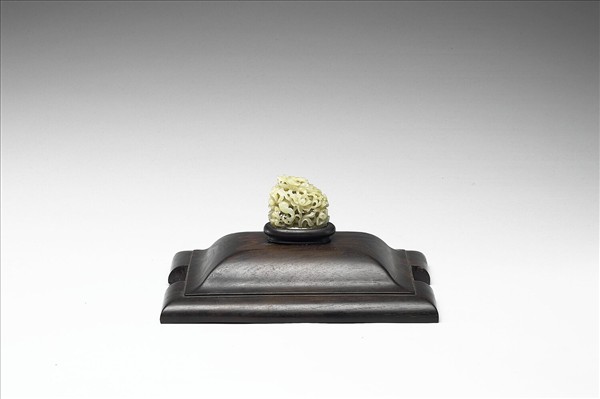 花間行龍紋玉頂