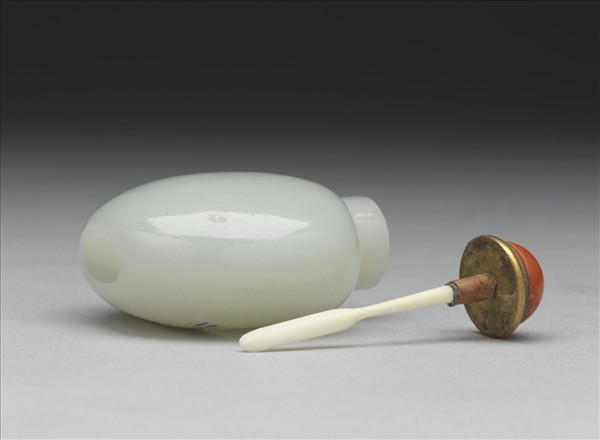 玉鼻煙壺