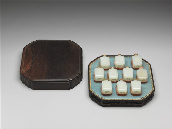 玉方壺式鼻煙壺