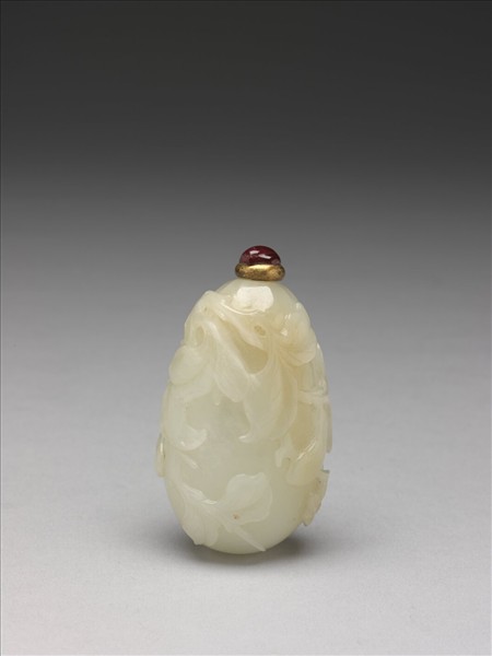 玉茄式茄蝶鼻煙壺