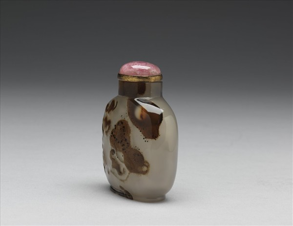 瑪瑙巧雕五福萬代鼻煙壺