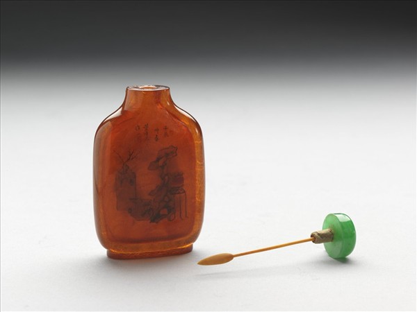 琥珀內繪歲朝圖鼻煙壺