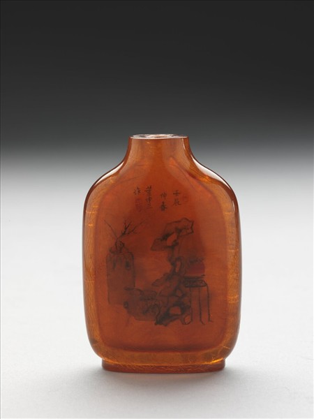 琥珀內繪歲朝圖鼻煙壺