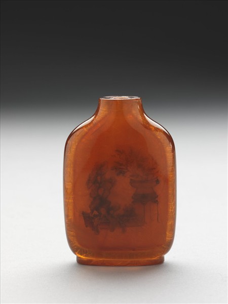 琥珀內繪歲朝圖鼻煙壺