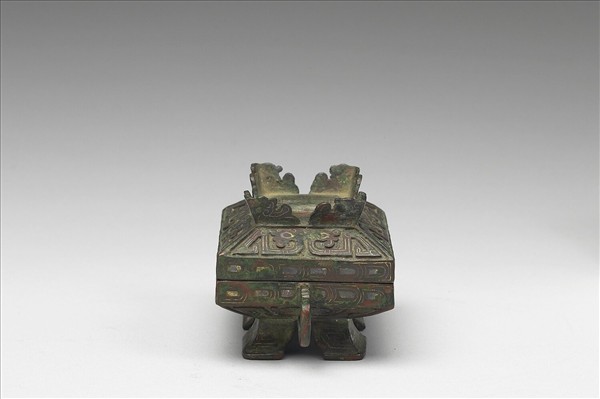 嵌金銀蟠夔紋簠