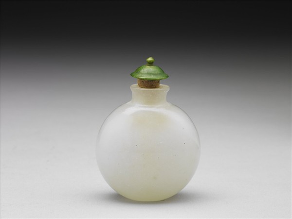 涅白玻璃鼻煙壺