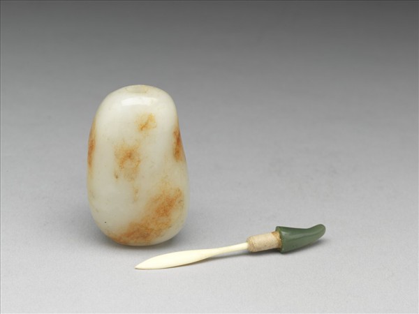 玉瓜形鼻煙壺