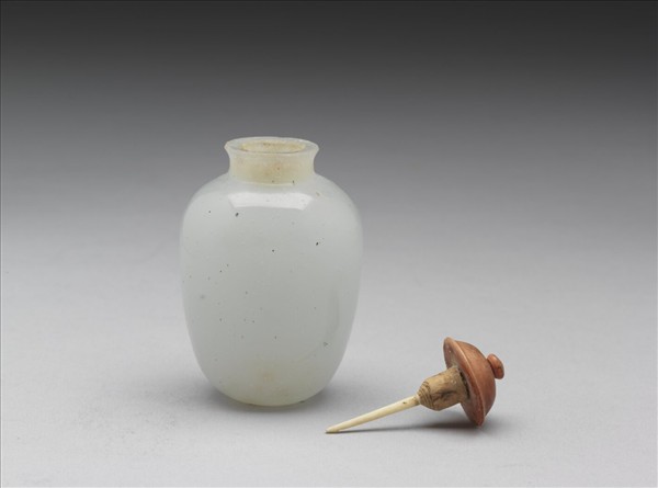 涅白玻璃鼻煙壺