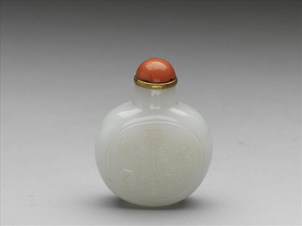 玉萬壽花蝶紋鼻煙壺