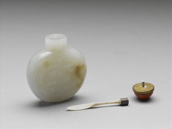 玉萬壽草蟲紋鼻煙壺