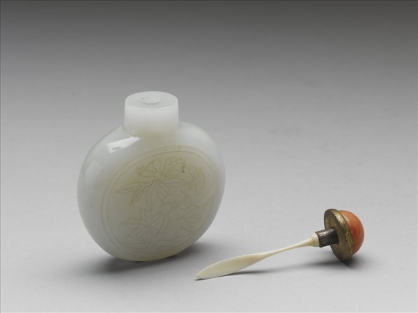 玉萬壽花卉蜜蜂紋鼻煙壺