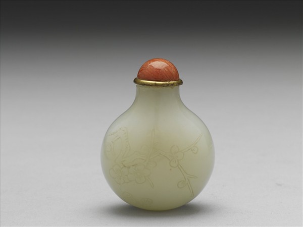 玉梅花紋鼻煙壺