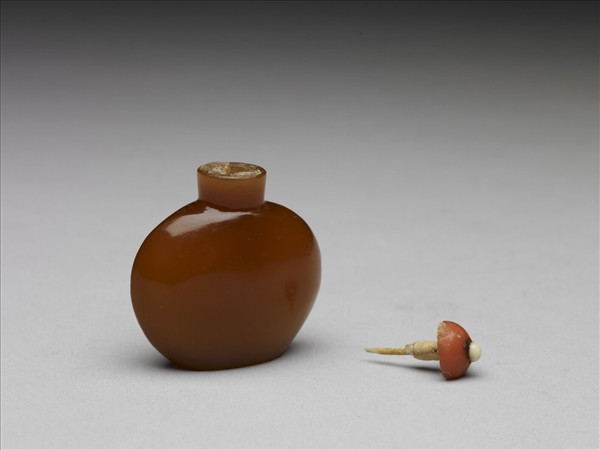 黃褐色玻璃鼻煙壺