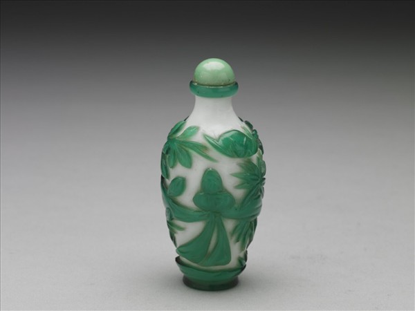 白套綠玻璃包袱式鼻煙壺