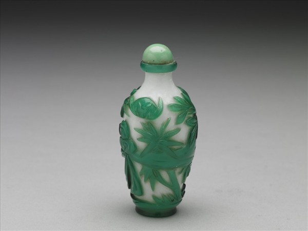 白套綠玻璃包袱式鼻煙壺