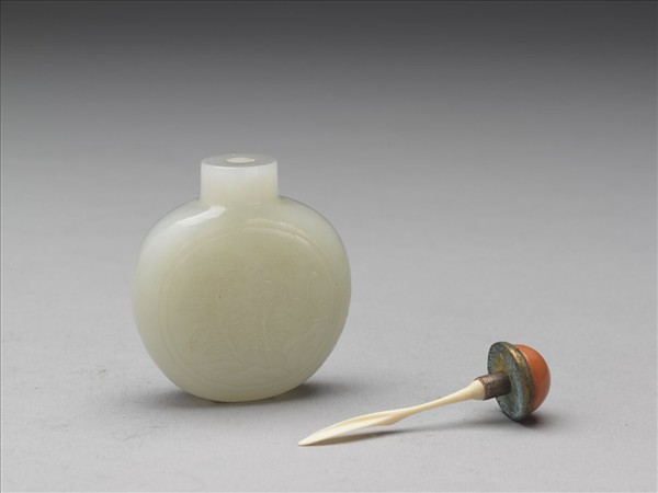 玉萬壽花卉蜻蜓紋鼻煙壺