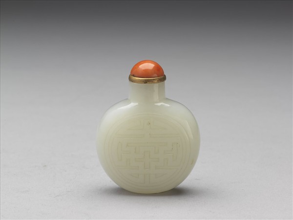 玉萬壽花蝶紋鼻煙壺