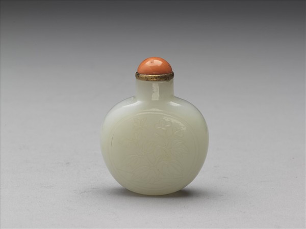 玉萬壽花蝶紋鼻煙壺