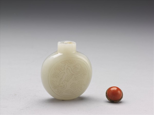 玉萬壽花鳥紋鼻煙壺