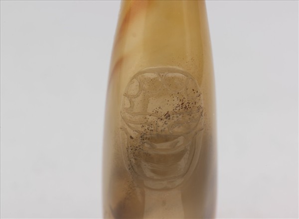 瑪瑙獸首銜環鼻煙壺