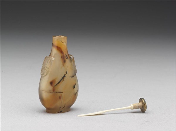 瑪瑙獸耳鼻煙壺