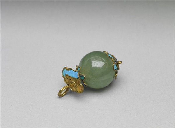 翠玉點翠墜飾