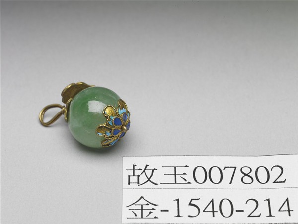 翠玉點翠墜飾