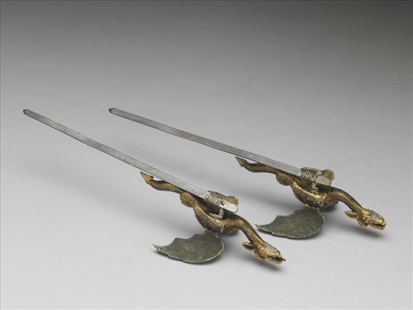 銅鍍金嵌西洋玻璃飛龍簪