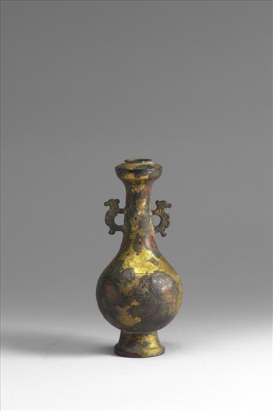 鎏金三角雲紋瓶